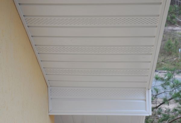 Soffit Dirt Removal in Goshen